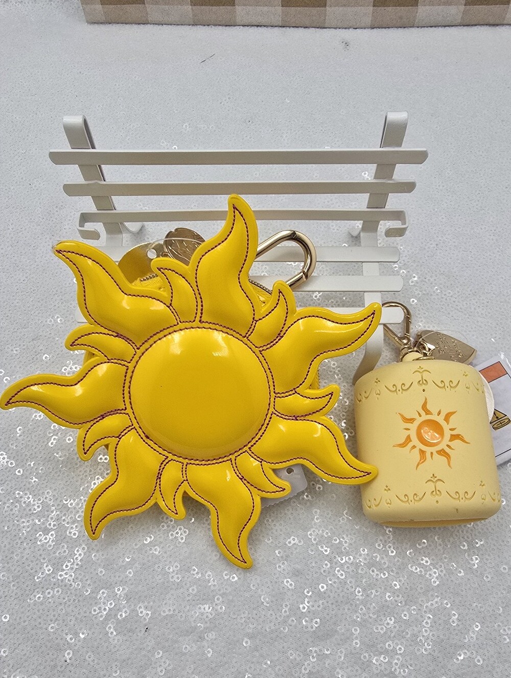Disney Princess Rapunzel Sun Zip Coin Purse & Light-up Lantern Pocketbac Holder - Picture 6 of 10